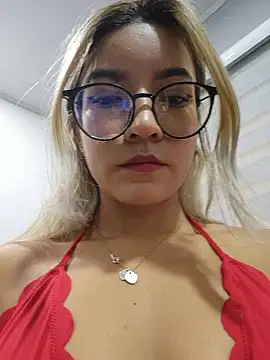 Pretty roxxyy online show from December 5, 2025, 12:36 pm