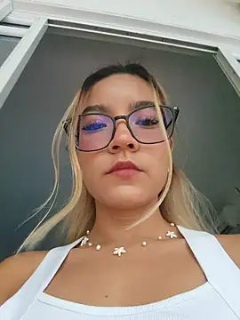 Pretty roxxyy online show from March 21, 2026, 11:15 am