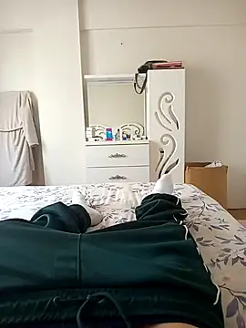 Snapshot of leona633 chatting on December 2, 2025, 9:47 am leona633 online show from December 2, 2025, 9:47 am