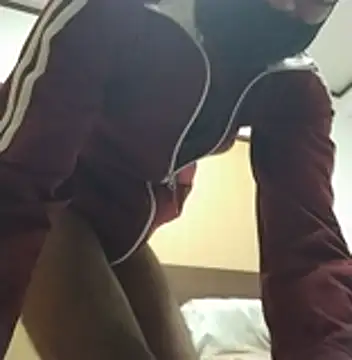 Snapshot of SunkLupus chatting on February 18, 2026, 12:45 pm SunkLupus online show from February 18, 2026, 12:45 pm