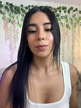 Snapshot of Ivy_rein chatting on February 21, 2026, 1:23 pm Ivy rein online show from February 21, 2026, 1:23 pm