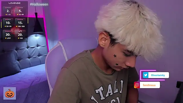 OliverTwinky online show from October 17, 2025, 10:45 pm