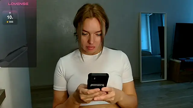 Snapshot of Eva___forever chatting on October 7, 2025, 1:25 am Eva forever online show from October 7, 2025, 1:25 am