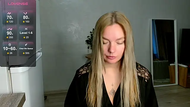 Snapshot of Eva___forever chatting on November 6, 2025, 1:39 am Eva forever online show from November 6, 2025, 1:39 am