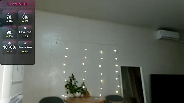 Snapshot of Eva___forever chatting on November 13, 2025, 1:15 am Eva forever online show from November 13, 2025, 1:15 am