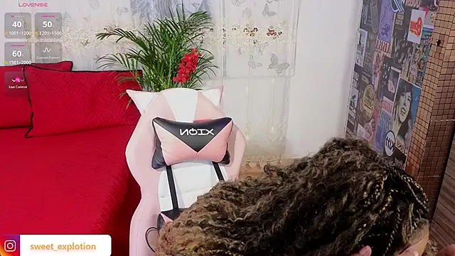 sweet-temptation  online show from November 27, 2025, 3:08 am