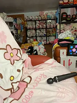 w3tkittty online show from November 7, 2025, 5:40 am