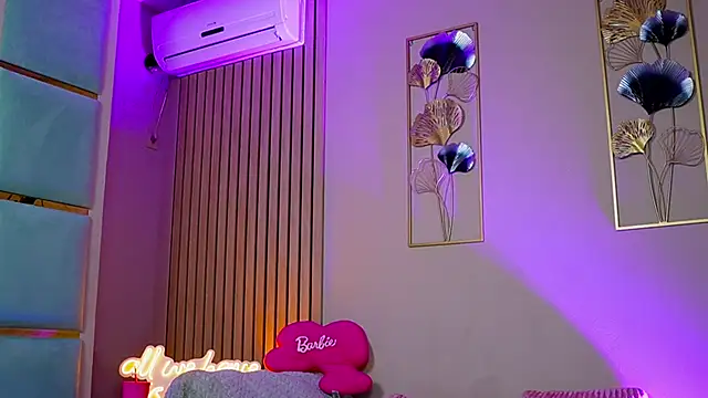 SabrinaJade online show from October 17, 2025, 5:32 am