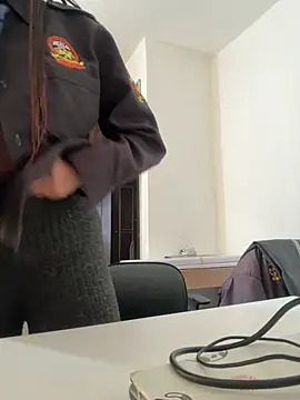 Snapshot of MELODY__06 chatting on November 26, 2025, 12:17 pm MELODY 06 online show from November 26, 2025, 12:17 pm