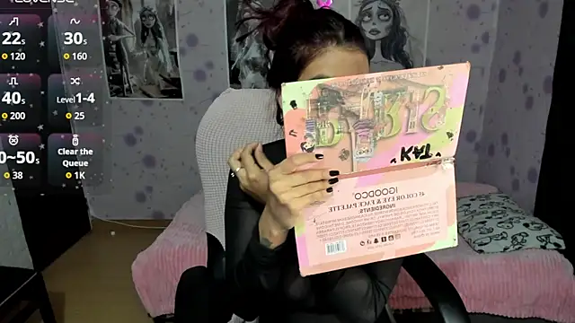 Snapshot of Medussa_katt chatting on December 17, 2025, 10:16 pm Medussa katt online show from December 17, 2025, 10:16 pm