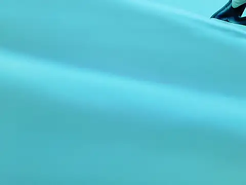 Snapshot of Raven_goth chatting on December 19, 2025, 8:27 pm Raven goth online show from December 19, 2025, 8:27 pm