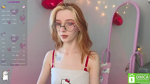 sweetuniporn online show from March 22, 2025, 8:40 am