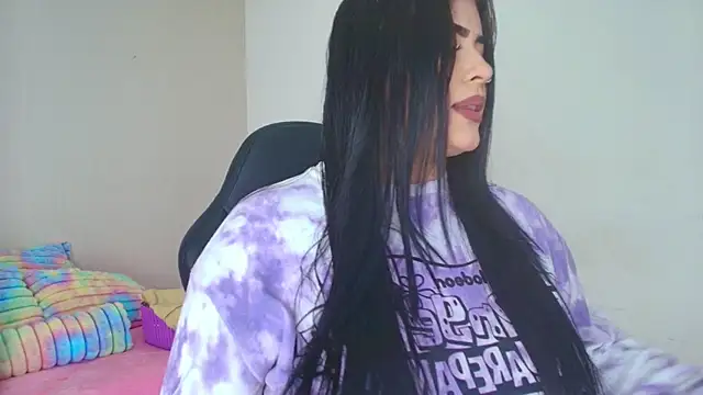 Snapshot of Kariina__69 chatting on November 25, 2025, 2:22 am Kariina 69 online show from November 25, 2025, 2:22 am