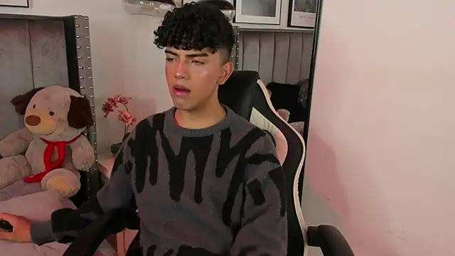Snapshot of Niick_Twink chatting on September 8, 2025, 7:35 pm Niick Twink online show from September 8, 2025, 7:35 pm