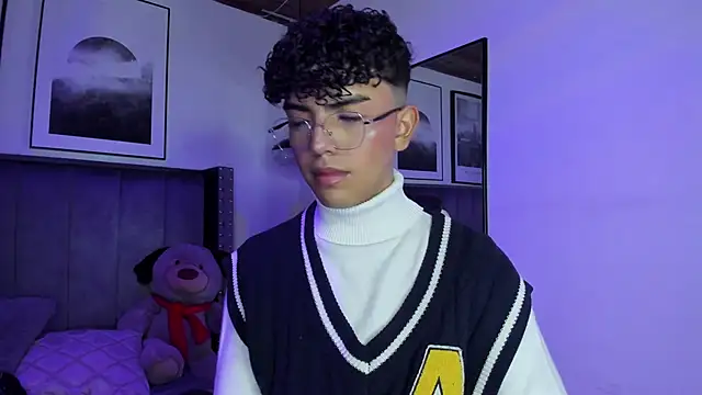 Snapshot of Niick_Twink chatting on September 26, 2025, 8:02 pm Niick Twink online show from September 26, 2025, 8:02 pm