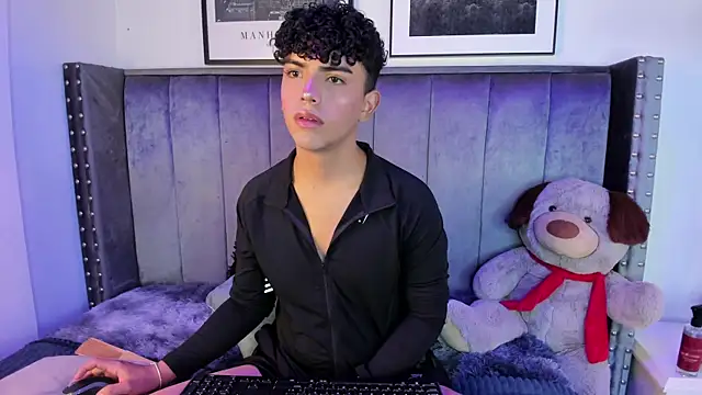 Snapshot of Niick_Twink chatting on October 8, 2025, 7:33 pm Niick Twink online show from October 8, 2025, 7:33 pm