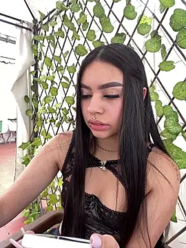 Cristina pinkk online show from October 31, 2025, 6:31 pm