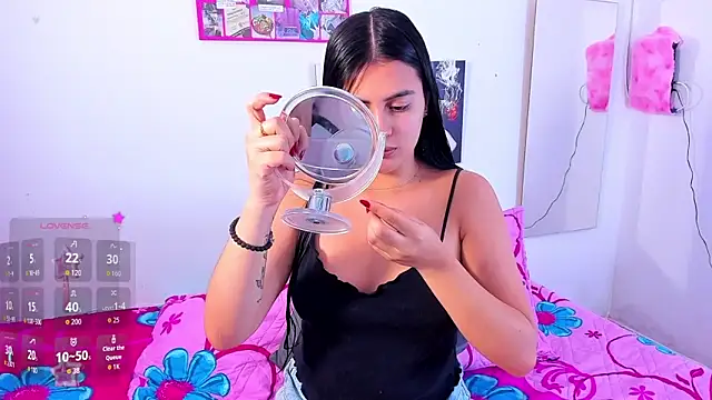 Snapshot of mialeia01 chatting on October 23, 2025, 12:04 pm mialeia01 online show from October 23, 2025, 12:04 pm