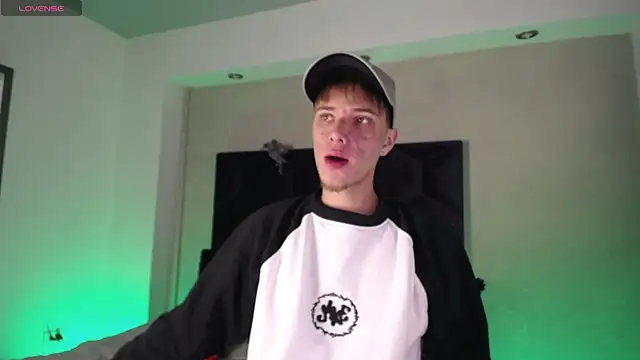 Robbin Blaze online show from April 8, 2026, 4:56 am