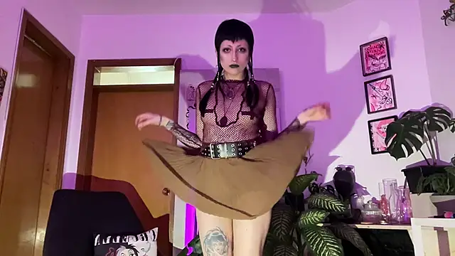 ELENA UMBRA online show from November 27, 2025, 8:11 pm