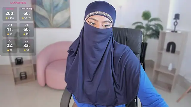 Snapshot of kylie_soraya chatting on October 11, 2025, 4:16 pm kylie soraya online show from October 11, 2025, 4:16 pm