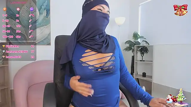 Snapshot of kylie_soraya chatting on December 13, 2025, 7:53 pm kylie soraya online show from December 13, 2025, 7:53 pm