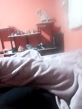 Snapshot of luuiss12 chatting on February 11, 2026, 6:51 am luuiss12 online show from February 11, 2026, 6:51 am