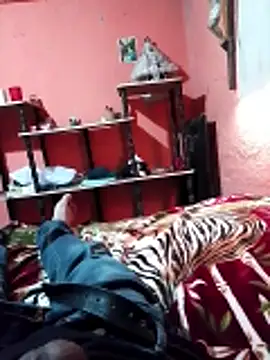 Snapshot of luuiss12 chatting on February 18, 2026, 9:22 pm luuiss12 online show from February 18, 2026, 9:22 pm