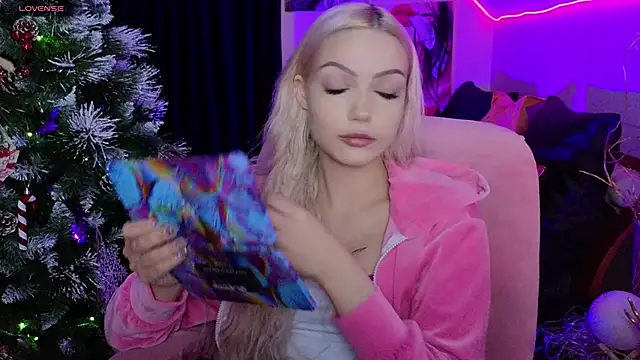 Snapshot of LinaLirian chatting on January 14, 2026, 1:39 pm LinaLirian online show from January 14, 2026, 1:39 pm