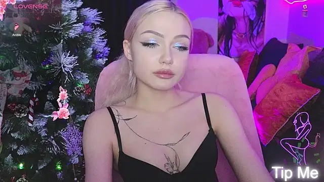 Snapshot of LinaLirian chatting on January 15, 2026, 6:00 pm LinaLirian online show from January 15, 2026, 6:00 pm