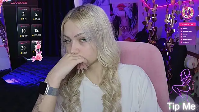 LinaLirian online show from April 13, 2026, 8:09 am