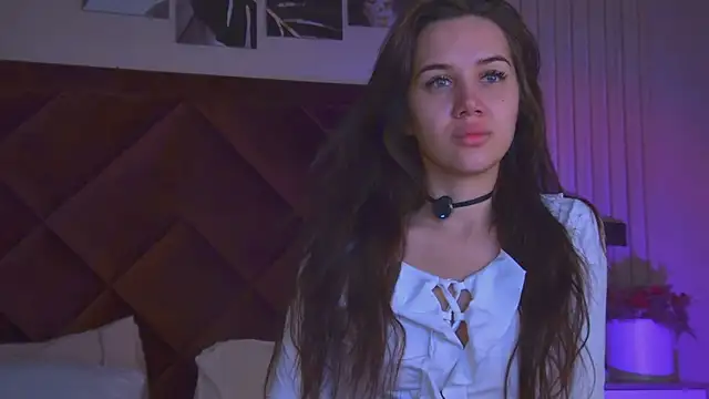 StacyHarland online show from September 28, 2025, 4:07 am