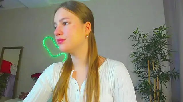 Candy Cansew online show from November 25, 2025, 7:41 am