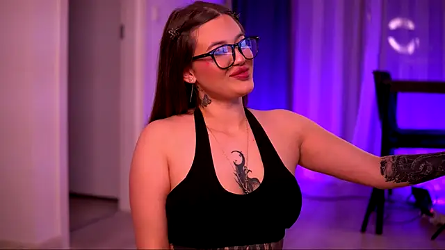 AryaDeluna online show from October 24, 2025, 6:15 pm