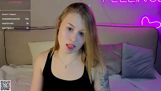 Snapshot of Christine_Wallker chatting on October 3, 2025, 12:29 am Christine Wallker online show from October 3, 2025, 12:29 am