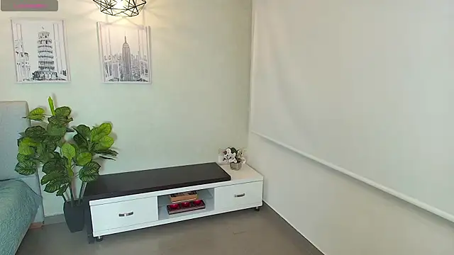  Victoria Collins online show from September 25, 2025, 11:03 am