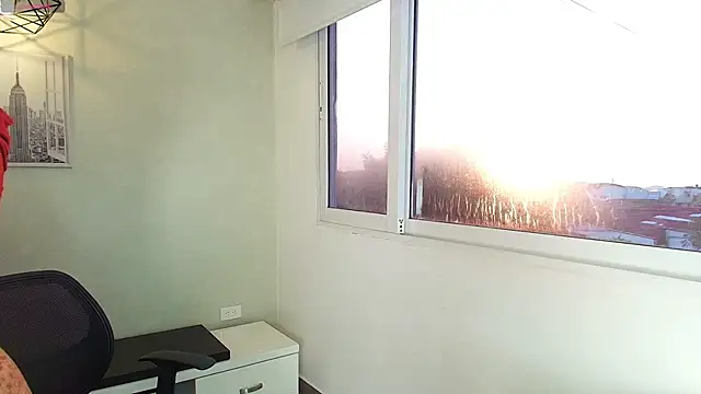  Victoria Collins online show from November 12, 2025, 11:10 am