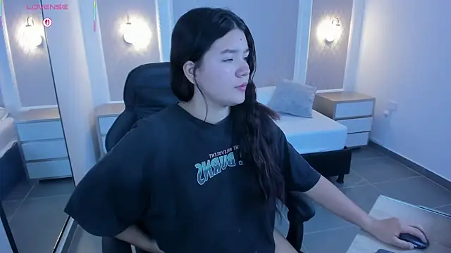 Snapshot of malu_03x chatting on October 15, 2025, 2:11 am malu 03x online show from October 15, 2025, 2:11 am