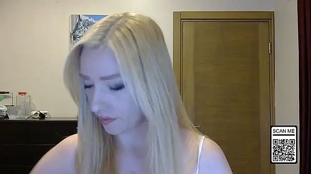 Snapshot of Wild_Silk_Desire chatting on September 22, 2025, 1:02 pm Wild Silk Desire online show from September 22, 2025, 1:02 pm