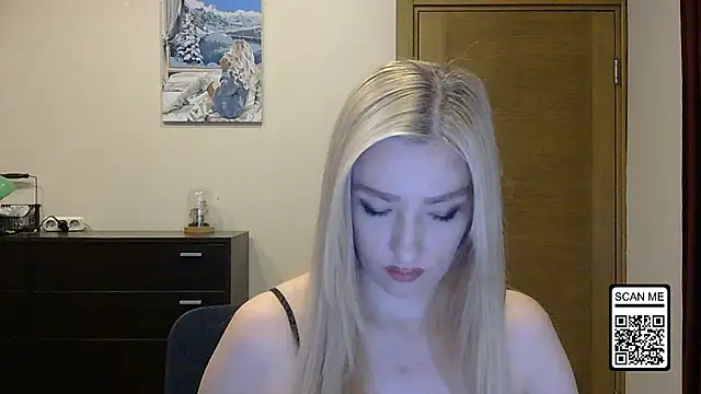 Snapshot of Wild_Silk_Desire chatting on October 10, 2025, 1:43 pm Wild Silk Desire online show from October 10, 2025, 1:43 pm