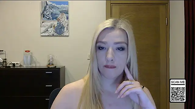 Snapshot of Wild_Silk_Desire chatting on October 13, 2025, 1:33 pm Wild Silk Desire online show from October 13, 2025, 1:33 pm