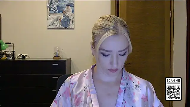 Snapshot of Wild_Silk_Desire chatting on October 20, 2025, 2:06 pm Wild Silk Desire online show from October 20, 2025, 2:06 pm