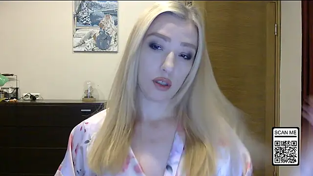 Snapshot of Wild_Silk_Desire chatting on October 21, 2025, 2:07 pm Wild Silk Desire online show from October 21, 2025, 2:07 pm