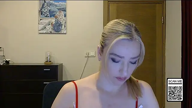 Snapshot of Wild_Silk_Desire chatting on October 26, 2025, 2:34 pm Wild Silk Desire online show from October 26, 2025, 2:34 pm