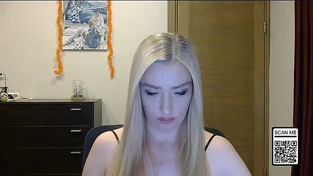 Snapshot of Wild_Silk_Desire chatting on October 31, 2025, 4:41 pm Wild Silk Desire online show from October 31, 2025, 4:41 pm