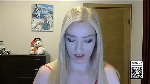 Snapshot of Wild_Silk_Desire chatting on November 17, 2025, 2:56 pm Wild Silk Desire online show from November 17, 2025, 2:56 pm