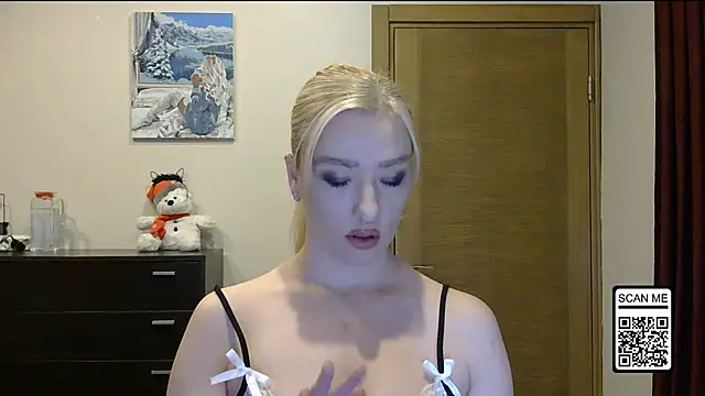 Snapshot of Wild_Silk_Desire chatting on November 23, 2025, 2:28 pm Wild Silk Desire online show from November 23, 2025, 2:28 pm