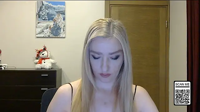 Snapshot of Wild_Silk_Desire chatting on December 14, 2025, 3:17 pm Wild Silk Desire online show from December 14, 2025, 3:17 pm