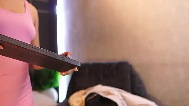 Snapshot of Susan_wall chatting on March 2, 2026, 12:56 pm Susan wall online show from March 2, 2026, 12:56 pm