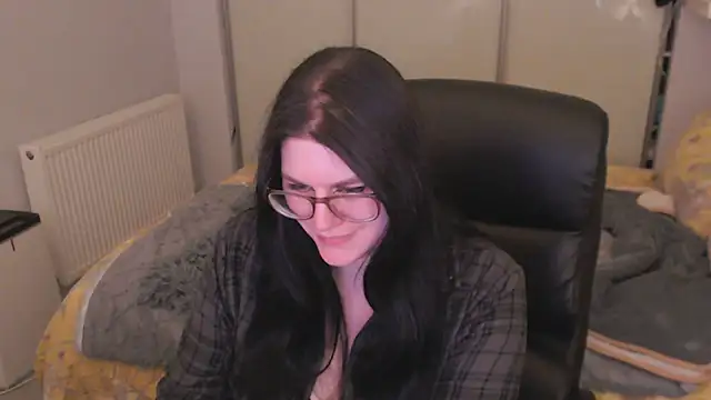Snapshot of GothSuccubusBabe chatting on April 4, 2026, 8:50 pm GothSuccubusBabe online show from April 4, 2026, 8:50 pm